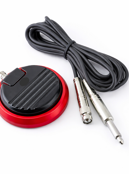 Tattoo Fußpedal rund mit roter Basis und RCA Kabel