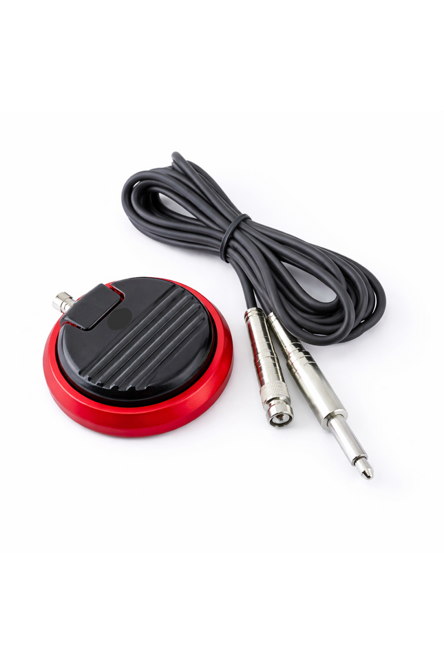 Tattoo Fußpedal rund mit roter Basis und RCA Kabel