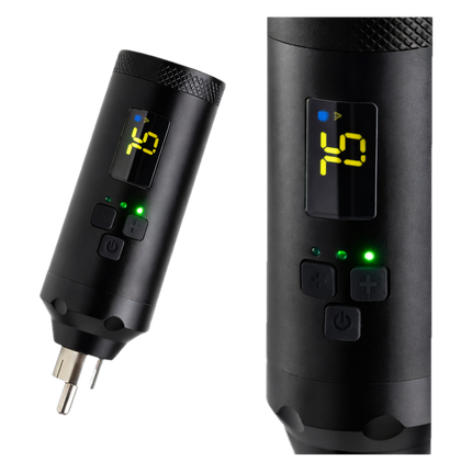 P2 Wireless Tattoo Akku – Digitales Power Pack mit Display (RCA) freigestellt